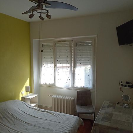 Chambre Meublee Au Coeur De Ville - Chez L'Habitant Le Creusot Exterior foto