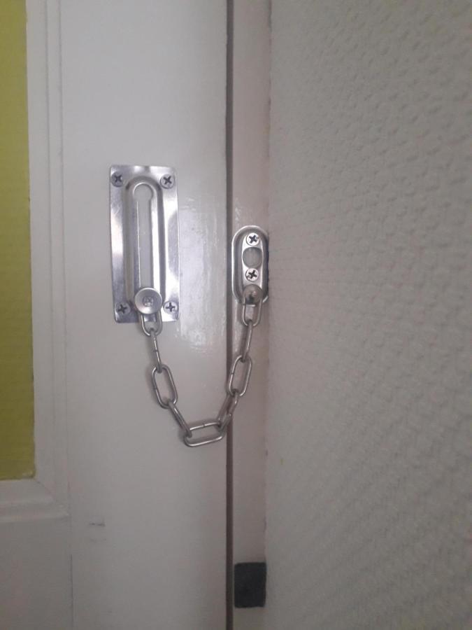 Chambre Meublee Au Coeur De Ville - Chez L'Habitant Le Creusot Exterior foto