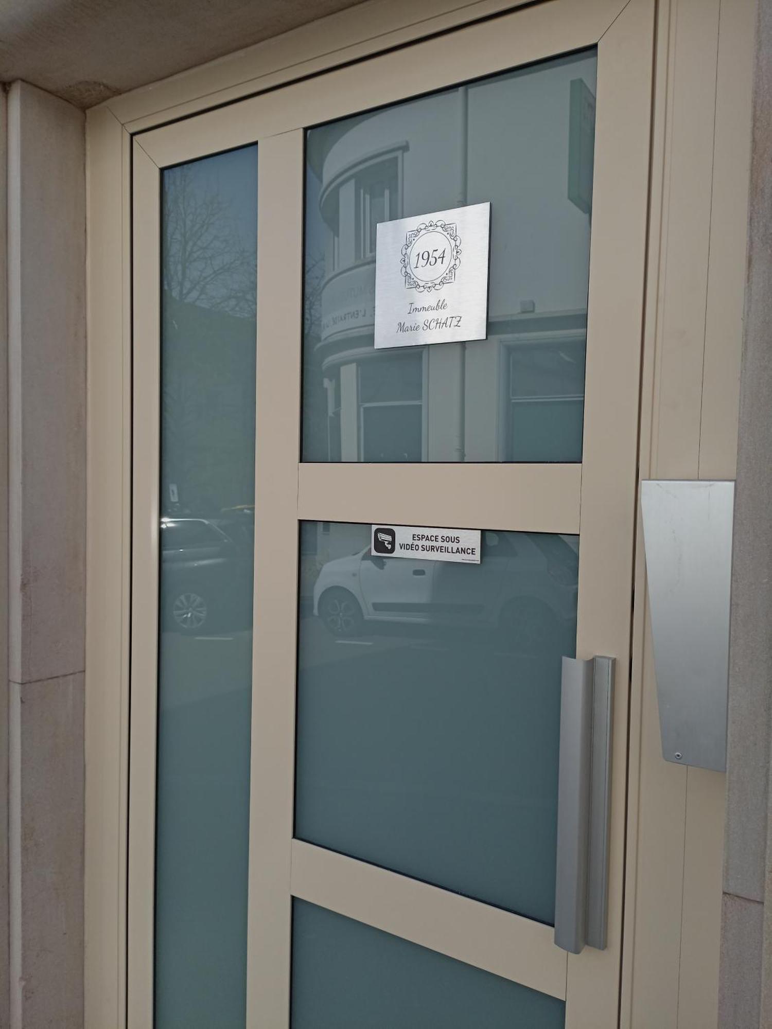 Chambre Meublee Au Coeur De Ville - Chez L'Habitant Le Creusot Exterior foto